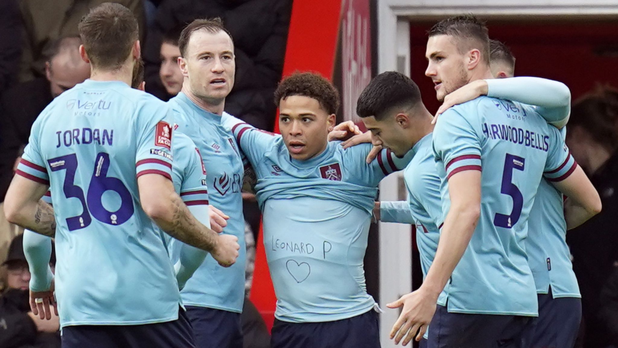 Bournemouth vs Burnley (22:00 – 07/01) | Xem lại trận đấu